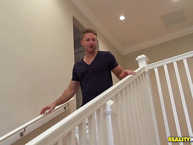 Levi Cash banging busty latina MILF