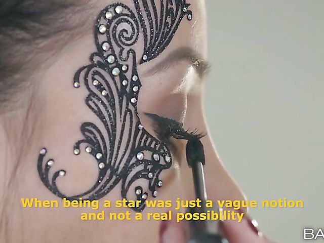 Alyssia Kent - Stunning model anal pounded