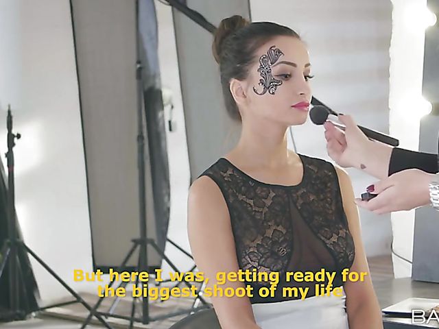 Alyssia Kent - Stunning model anal pounded