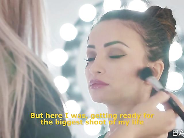 Alyssia Kent - Stunning model anal pounded