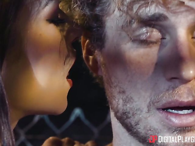 Hot sex in the dark of the night with Jennifer Jacobs