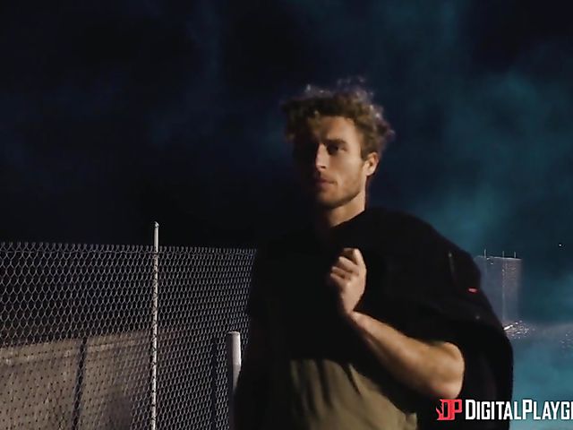 Hot sex in the dark of the night with Jennifer Jacobs