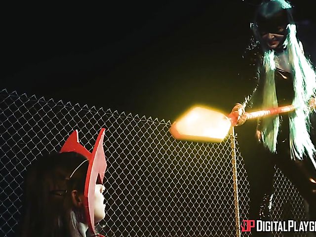 Porn parody with Jillian Janson fucking in latex