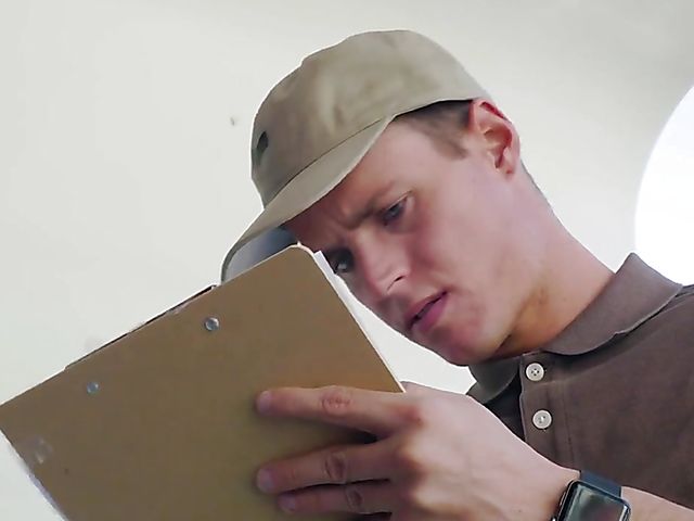 Big titty MILF Maxim Law seduces a delivery boy