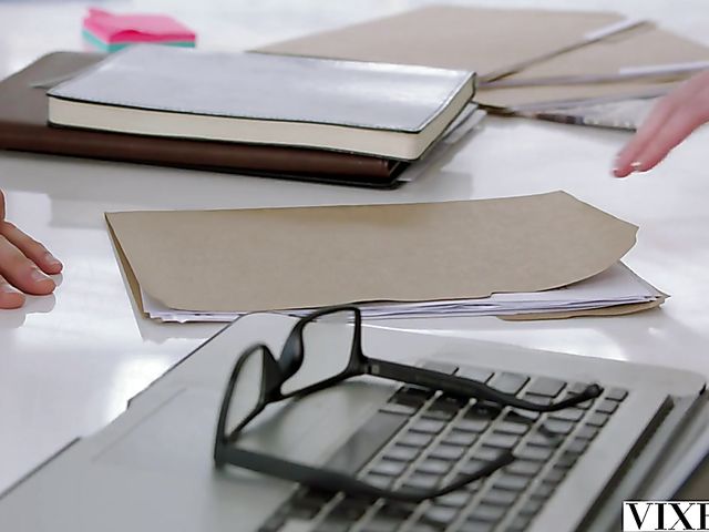 Ashley Lane gets face fucked and enjoys it in her pussy