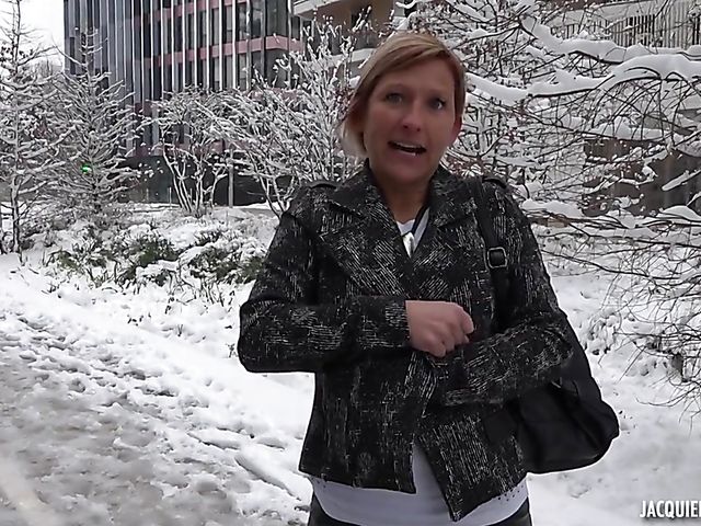 Mature French Laura gets rammed and loves it