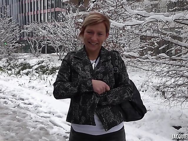 Mature French Laura gets rammed and loves it