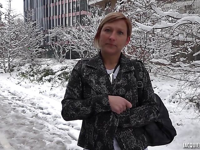 Mature French Laura gets rammed and loves it