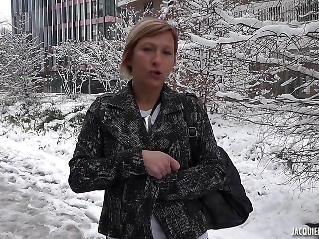 Mature French Laura gets rammed and loves it