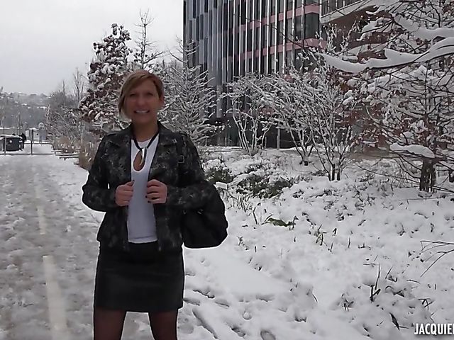 Mature French Laura gets rammed and loves it