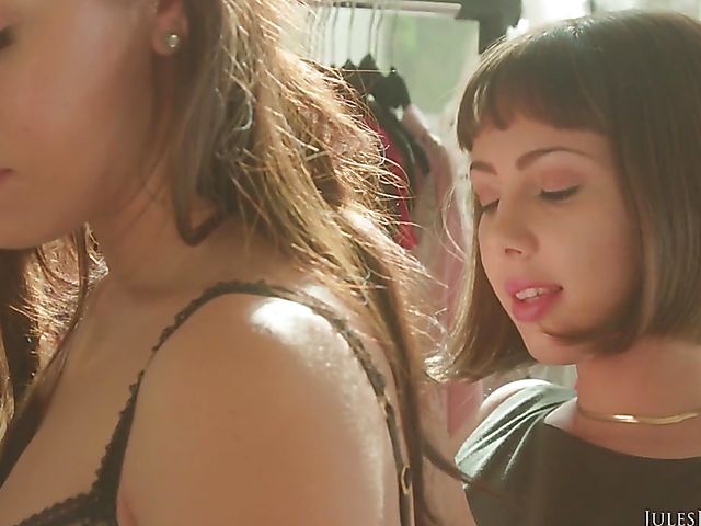 Jenna Sativa has sex with lesbian maid Alina Lopez