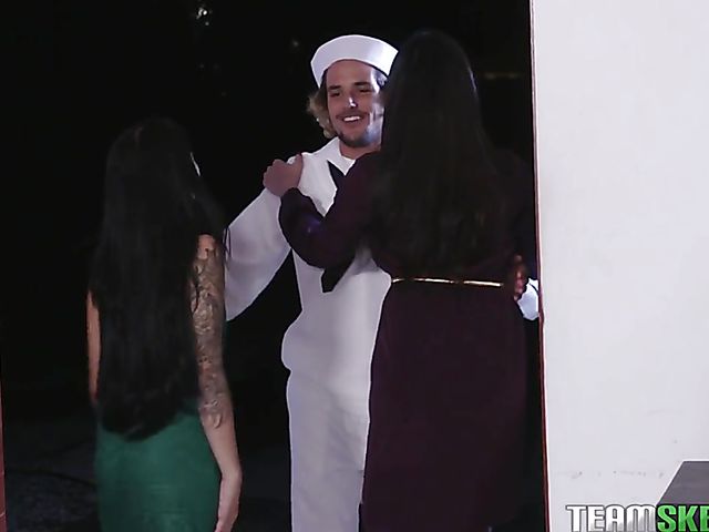 Big titty mom Sheena Ryder and slender teen Sadie Pop share a cock