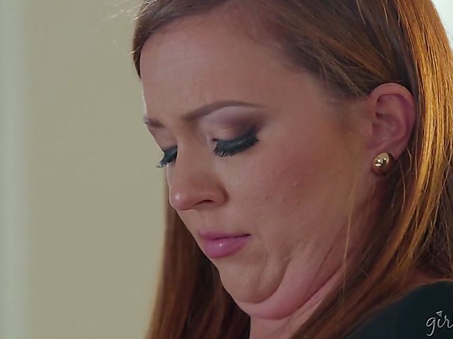 Maddy Oreilly and Nicole Aniston lesbian session