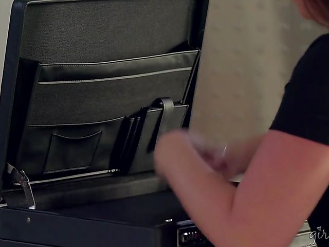 Maddy Oreilly and Nicole Aniston lesbian session