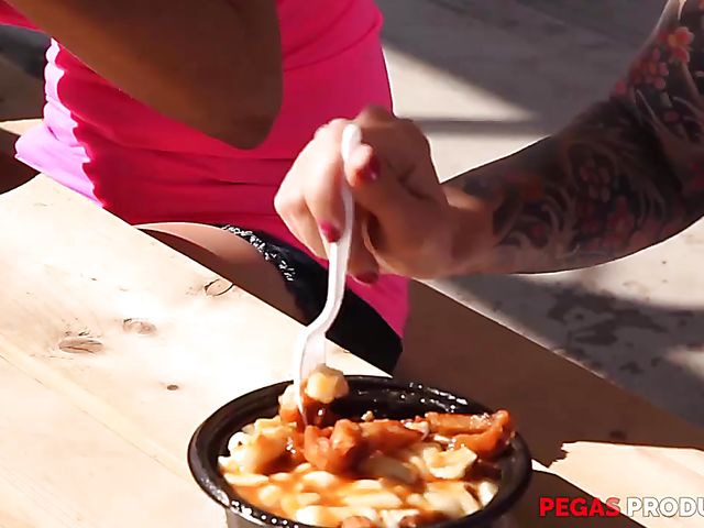 Super hot threesome with Amy Lee and Roxy Lane