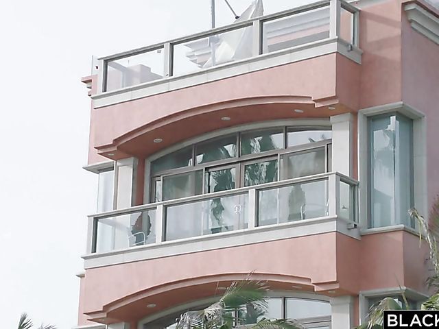 Shona River - The pleasure of a giant black cock