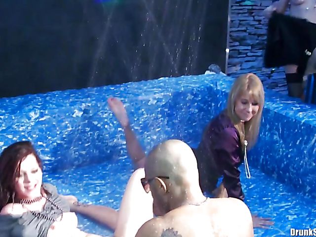 Wet drunk girls dancing and fucking