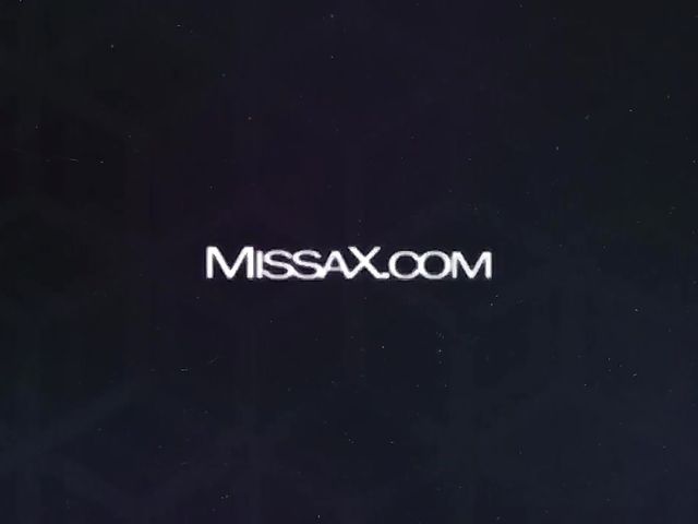 Blindfolded threesome with busty Jessa Rhodes and Brooklyn Chase