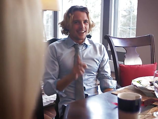 Blindfolded threesome with busty Jessa Rhodes and Brooklyn Chase