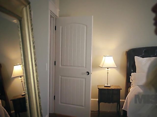 Blindfolded threesome with busty Jessa Rhodes and Brooklyn Chase