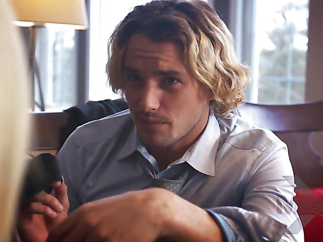 Blindfolded threesome with busty Jessa Rhodes and Brooklyn Chase