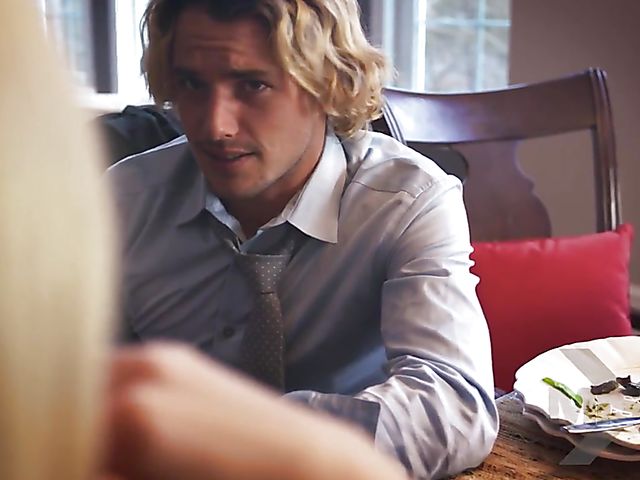 Blindfolded threesome with busty Jessa Rhodes and Brooklyn Chase