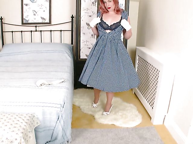 Vintage solo nowadays with redhead Anna Belle