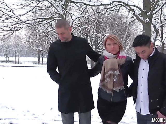 Anal threesome with 41-year-old Laura