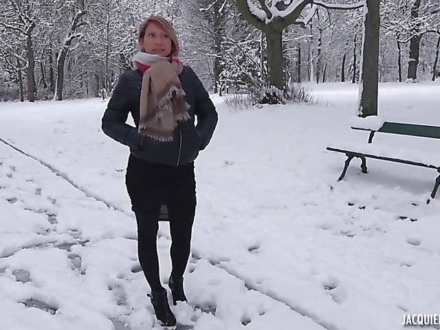 Anal threesome with 41-year-old Laura