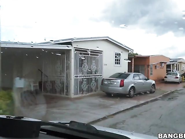 Young Giaoni Whiley gets picked up to fuck