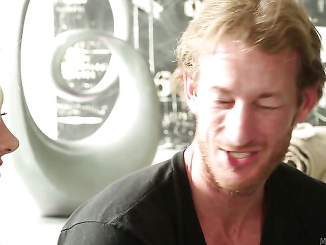 Jeanie Marie - Massage blowjob for a lucky guy