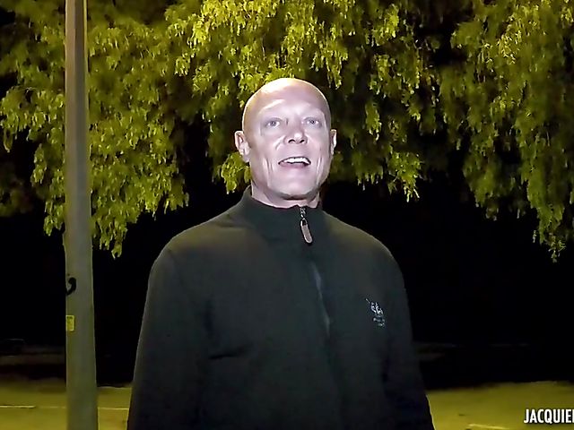 Chubby mom Jenyfer gets double fucked