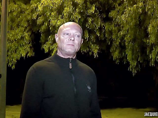 Chubby mom Jenyfer gets double fucked