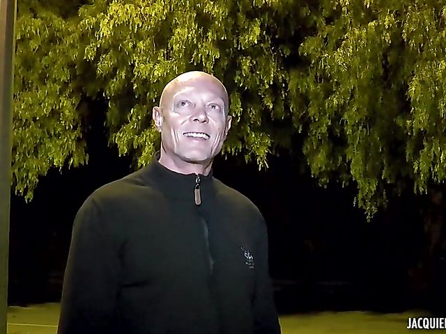 Chubby mom Jenyfer gets double fucked