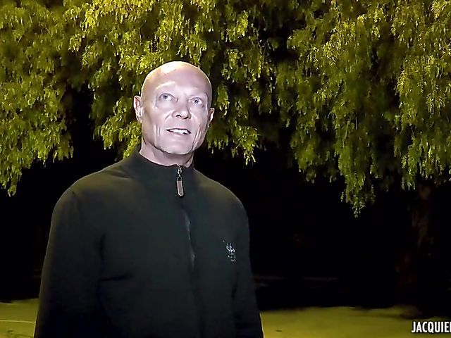 Chubby mom Jenyfer gets double fucked