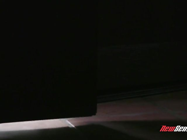 Blindfolded Maya Kendrick loves anal with three guys