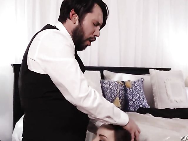 Maid Dana DeArmond anal with crazy Tommy Pistol