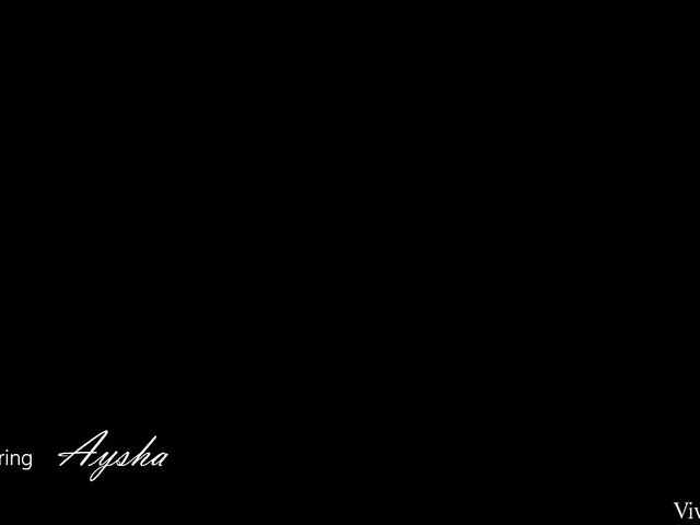 Lesbian foot worship in the morning with Aysha and Zazie 