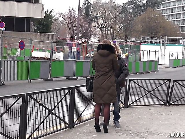 Busty fitness MILF Aubrey is so horny in her 44