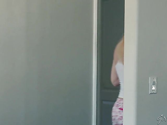 Charlotte Stokely and Jenna Sativa lesbian story