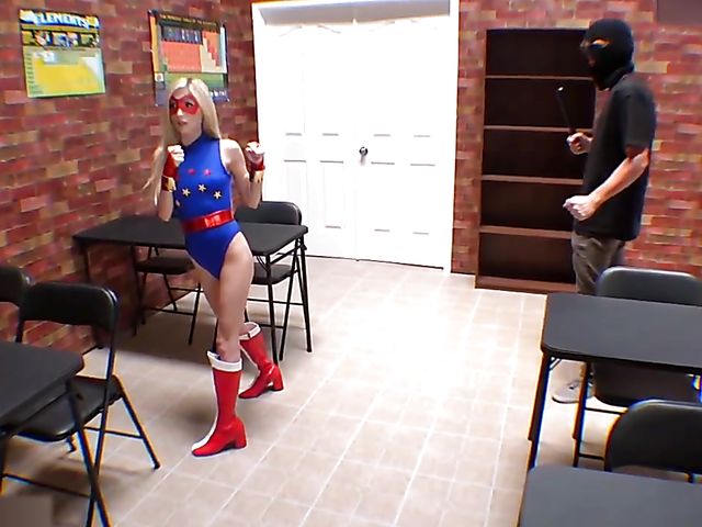 Petite wonder girl Piper Perri gets tied and fucked