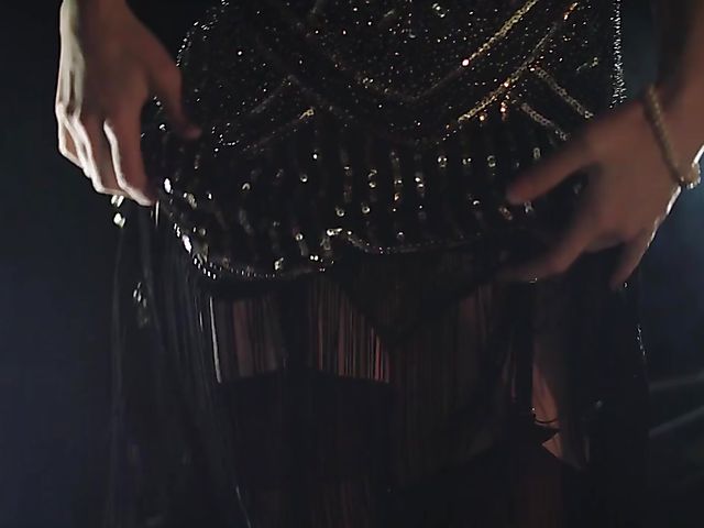 Glamour babe Evelyn Claire doing it in the car