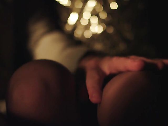 Glamour babe Evelyn Claire doing it in the car