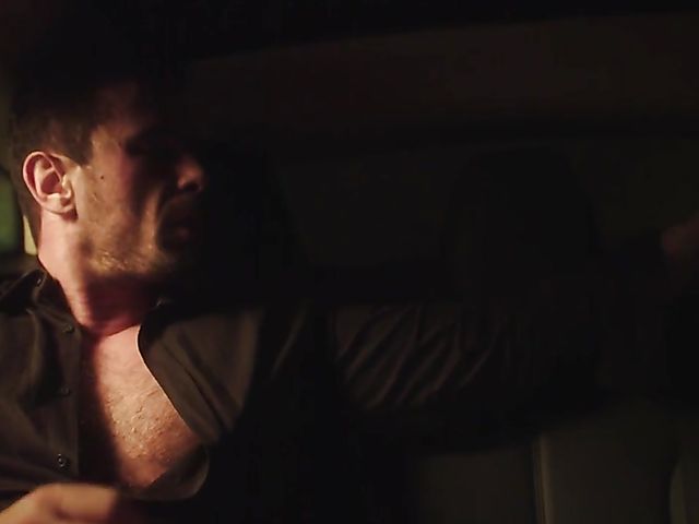 Glamour babe Evelyn Claire doing it in the car