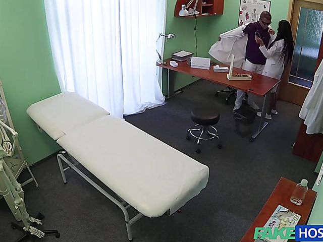 Fake doctor nails easy nurse Vanessa