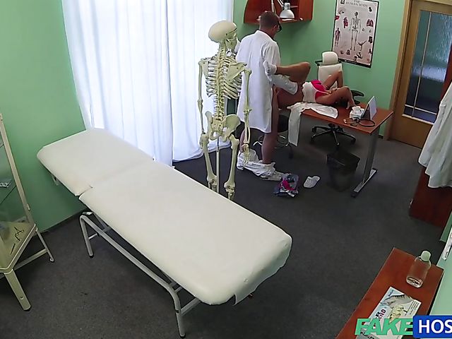 Fake doctor nails easy nurse Vanessa