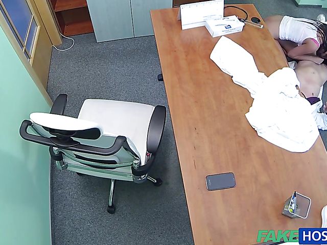 Fake doctor nails easy nurse Vanessa