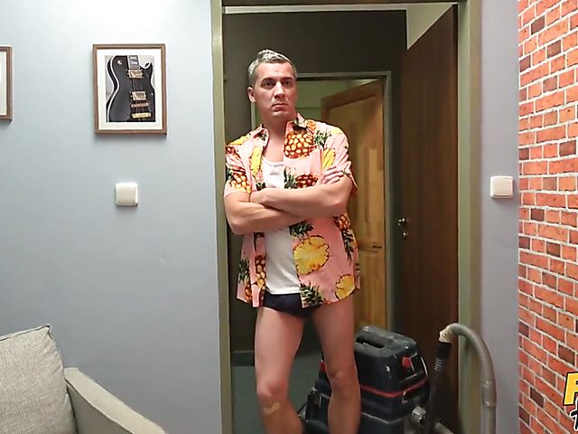 Hardcore threesome with Ellie Springlare and Victoria Pure 