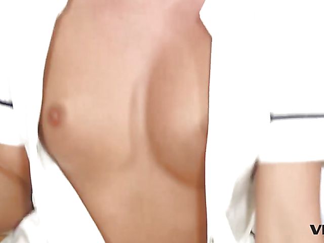 Hot nurse offers her tight pussy to a lucky patient