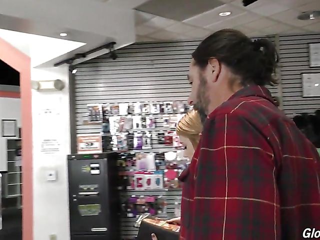 Interracial glory hole with bad teen Hannah Hays